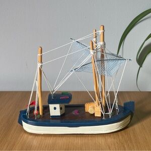 Vintage MCM Wooden Miniature Fishing Boat Sculpture 5.5 Inches